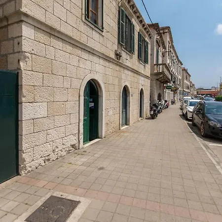 Apartment Sweet With Terrace