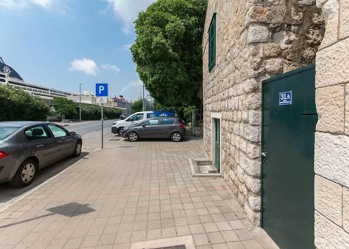 Sweet With Terrace Apartment *